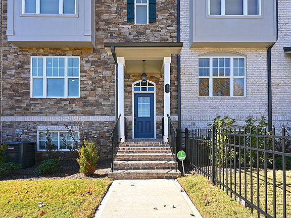 2nd image of 150 Wren Dr