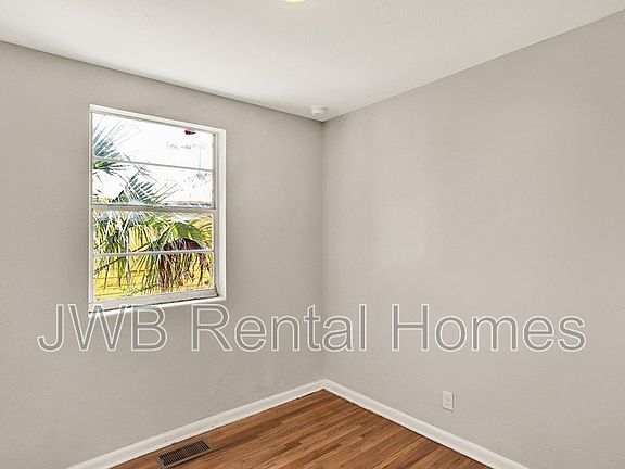 5th image of 1139 W 22nd St