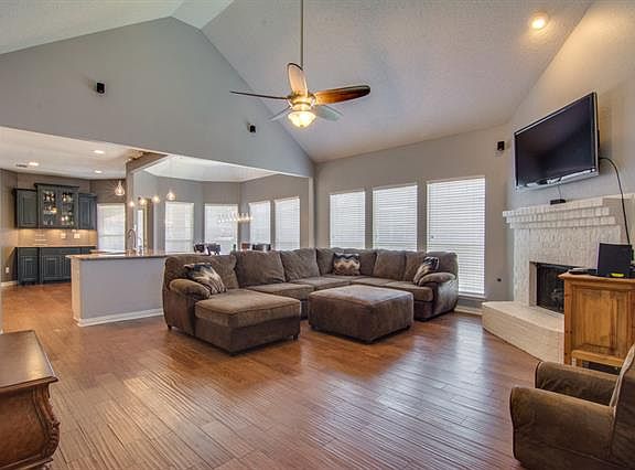 3rd image of 7904 Teal Dr