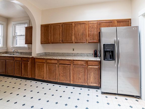 3rd image of 154 Mallorca Way APT 7