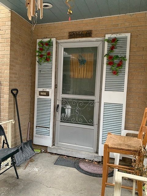 2nd image of 2036 W Morse Ave APT C