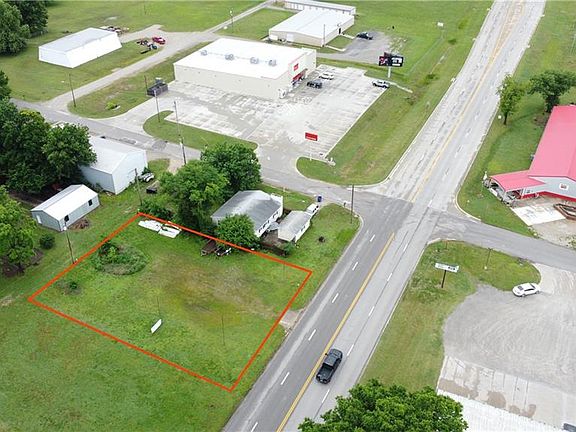 4th image of 209 & 0000 S McGee St