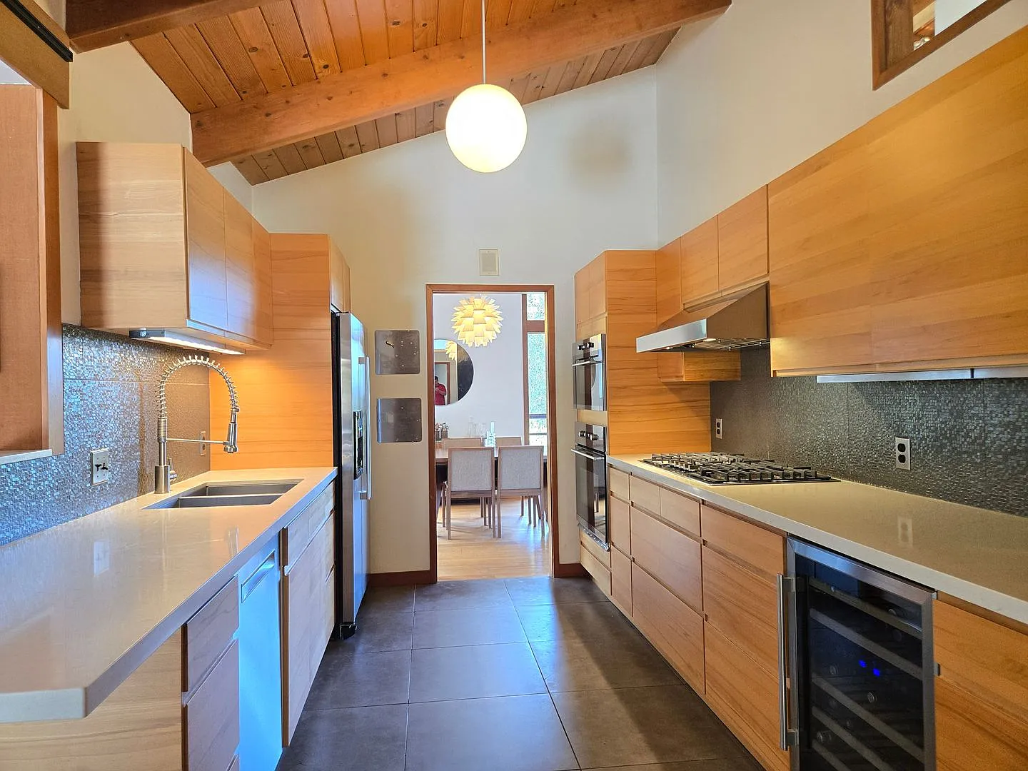 Resort Living, Stunning Home, Private Estate, Beatiful Views! — Photo 4