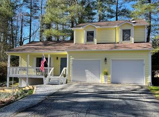 26 Enchanted Ln, Fletcher, NC 28732
