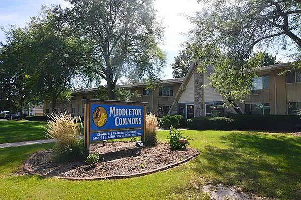 Middleton Commons — Photo 3