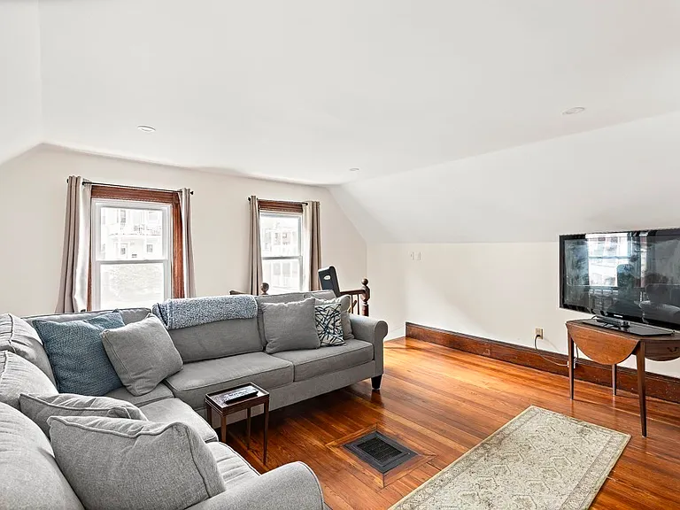 55 Main St #1 — Photo 4