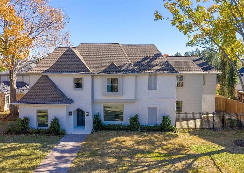 1st image of 903 Daria Dr