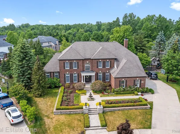 26565 Anchorage Ct, Novi, MI 48374