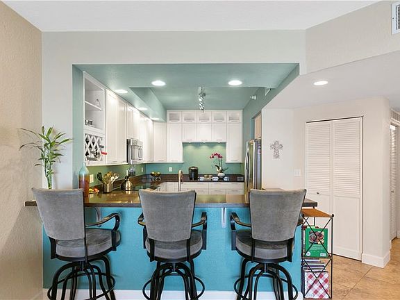 5th image of 4717 Dolphin Cay Ln S APT 406