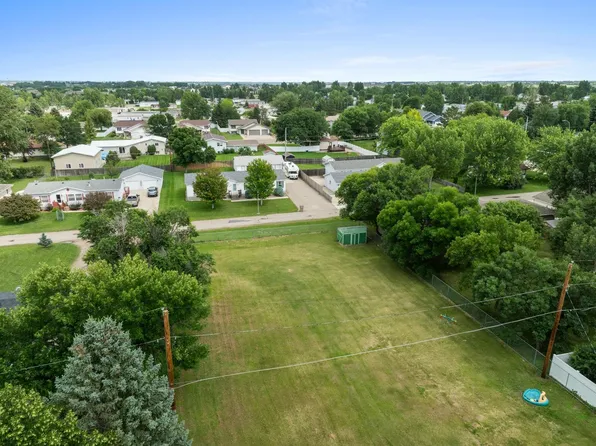 1st St SE, Minot, ND 58701