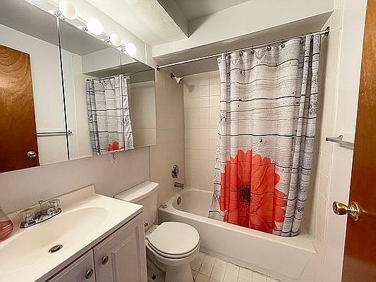 4th image of 1425 York Ave APT 7B