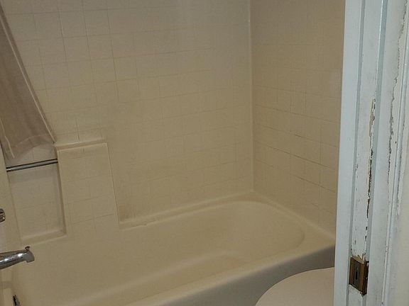 4th image of 1820 E Morten Ave Unit 106