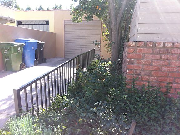5th image of 7658 Willoughby Ave