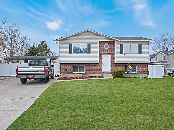 2nd image of 178 Riverwalk Cir