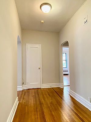 4th image of 925 W End Ave APT 5G