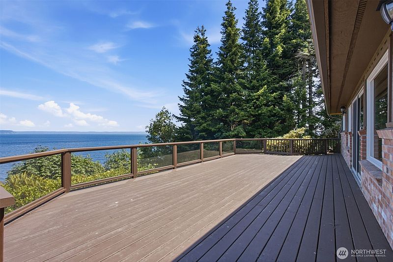 5th image of 10308 NE Rose Point Way