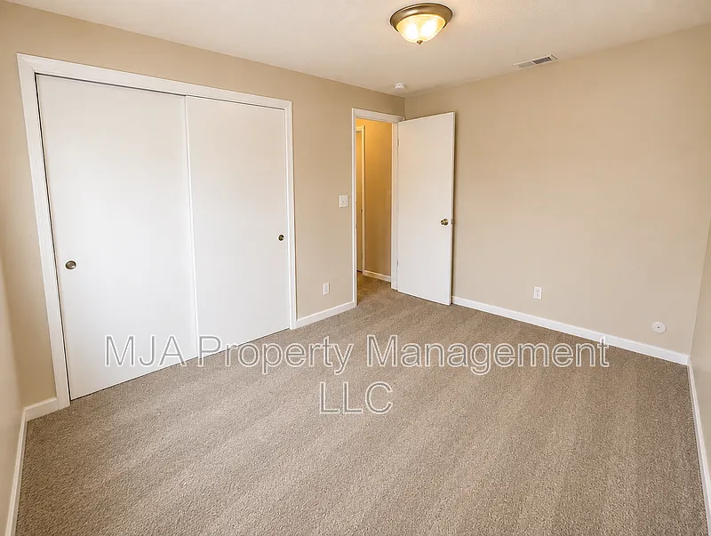 2 bed, 1.0 bath, 900 sqft, $1,025 — Photo 4