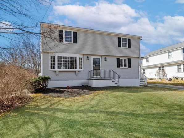 9 Cushing Rd, Cohasset, MA 02025