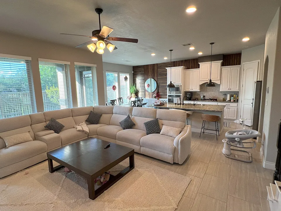 9447 Scanlan Heights Ln