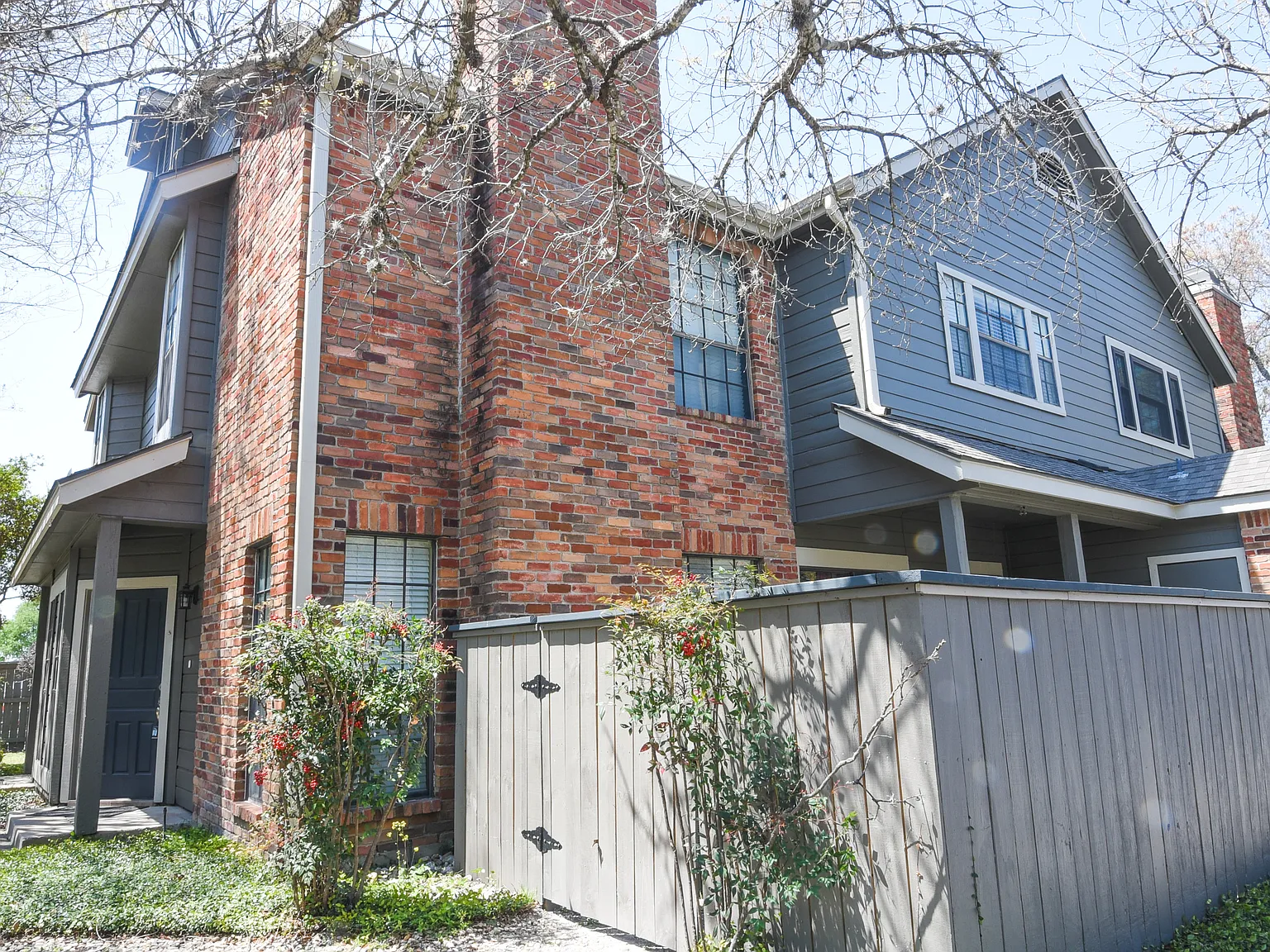 2 bed, 2.5 bath, 1194 sqft, $1,400 — Photo 2