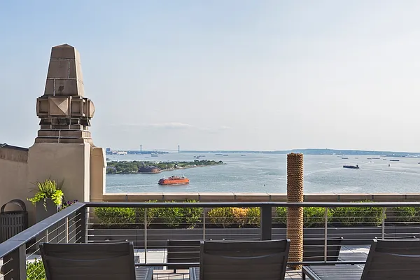 Rented by The Moinian Group | media 30