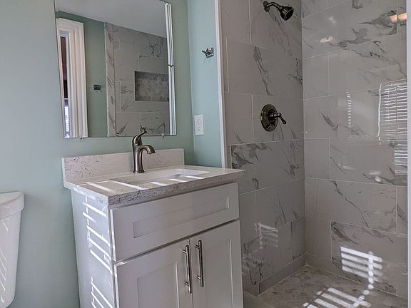 5th image of 293 Fayette St #13