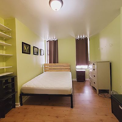 4th image of 309 E 60th St #3E