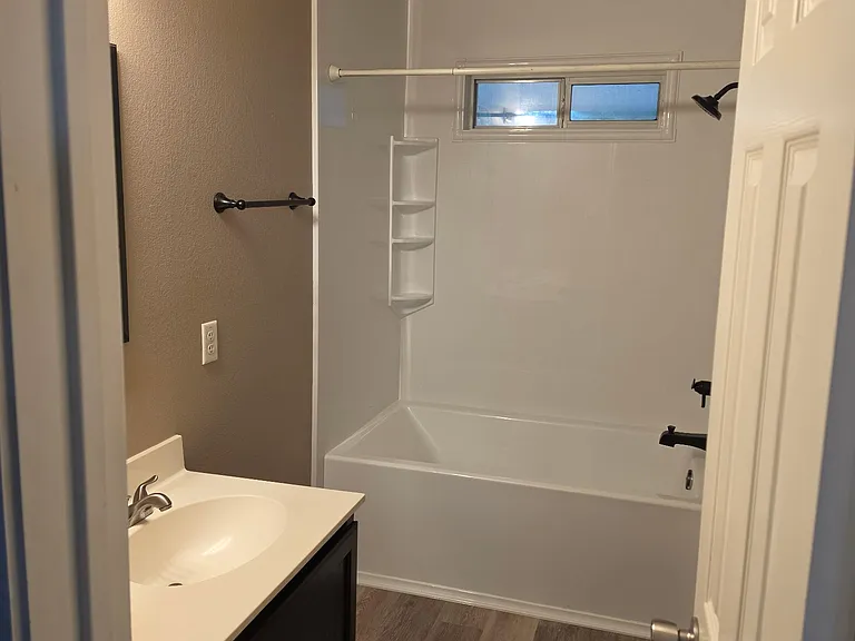 1210 Saddle Dr — Photo 9