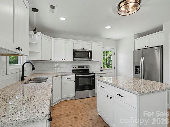 5th image of 139 Donna Ln