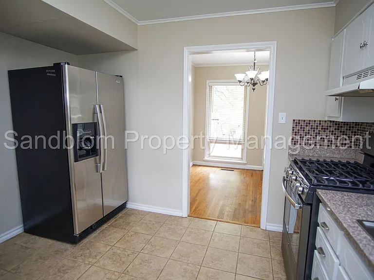 3549 S Richmond Ave — Photo 8