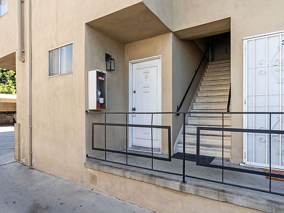 3rd image of 906 Centinela Ave APT 8