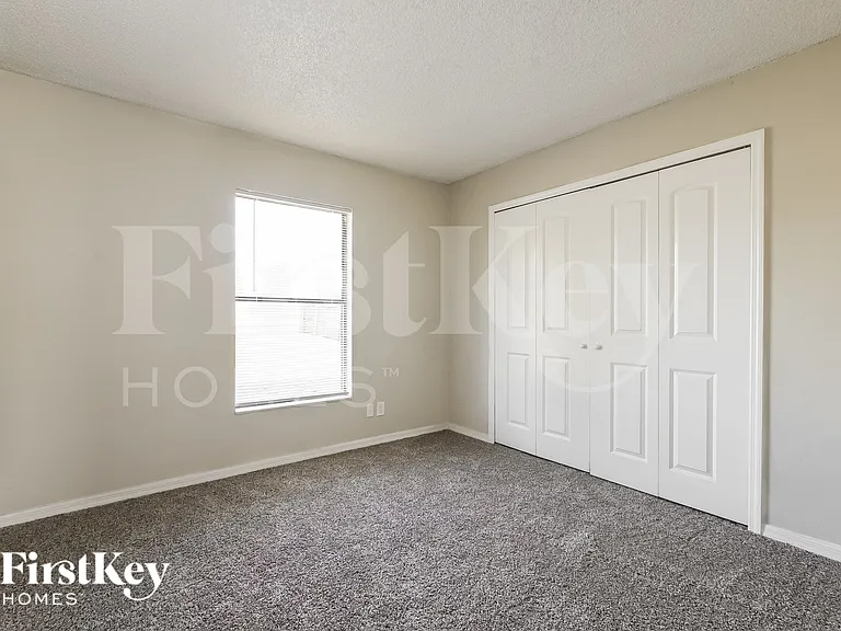 1051 Shepherd Ave — Photo 12