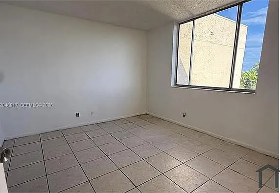 2830 Somerset Dr #N402 — Photo 5