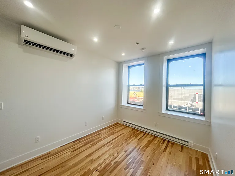 207 Bank St #202 — Photo 9
