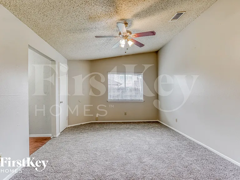 6918 Skyline Park Dr — Photo 10