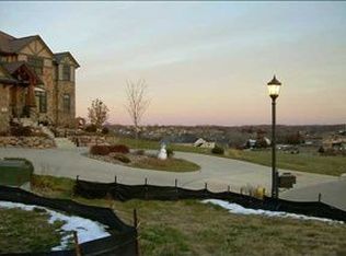 5775 Red Bud Way, West Des Moines, IA 50266