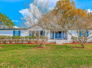 2098 Blakely Rd, Wallis, TX 77485