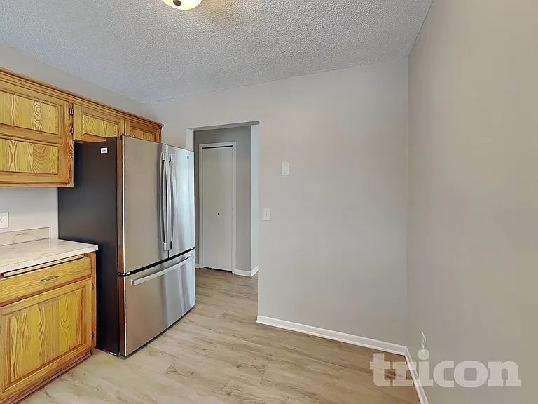 8301 Thomas Ave N — Photo 3