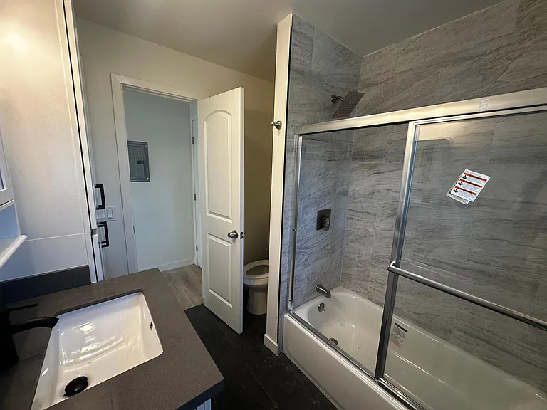 1525 W 105th St #1527 — Photo 8