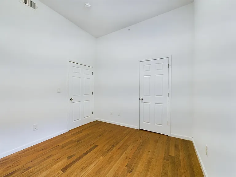 137 Monticello Ave #4 — Photo 18