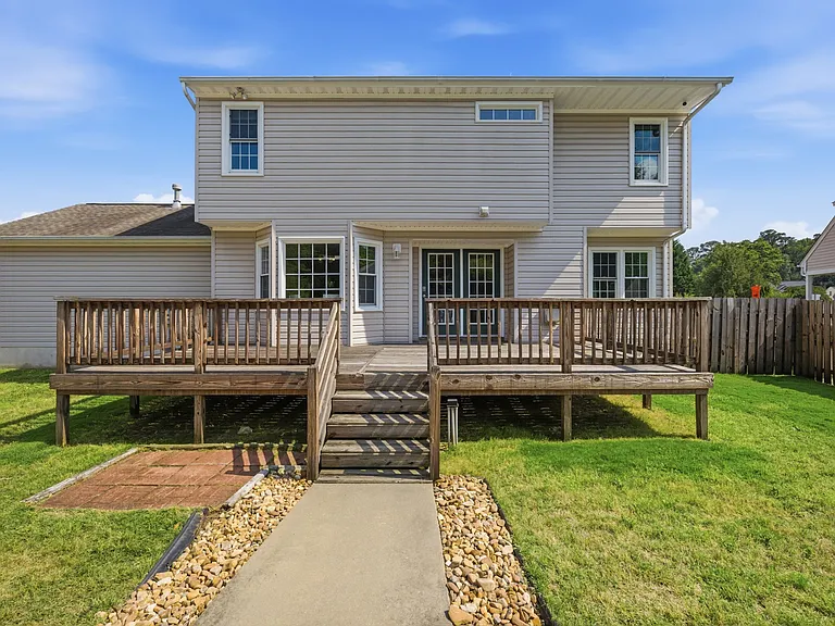 103 Jessica Dr — Photo 34