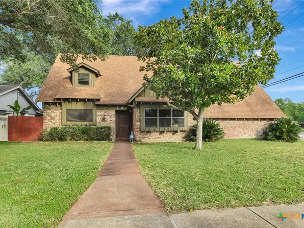 101 N Crescent Dr, Victoria, TX 77901