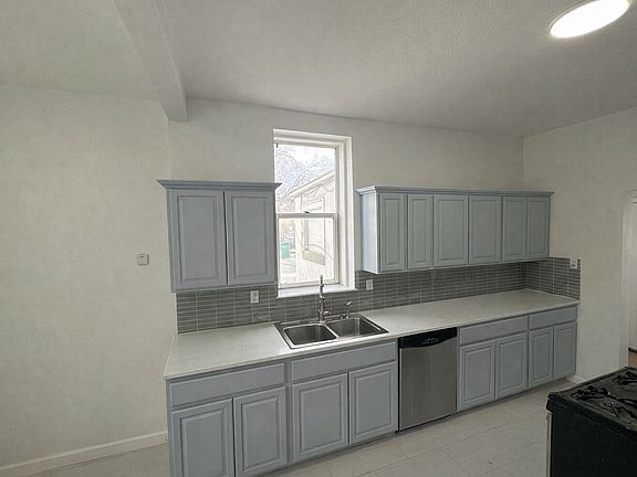 2nd image of 719 N Wahsatch Ave