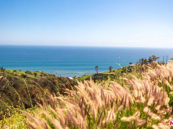 20704 Eaglepass Dr, Malibu, CA 90265