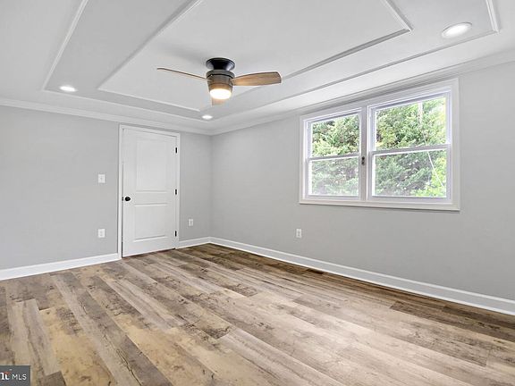 5th image of 606 Meadow Rd