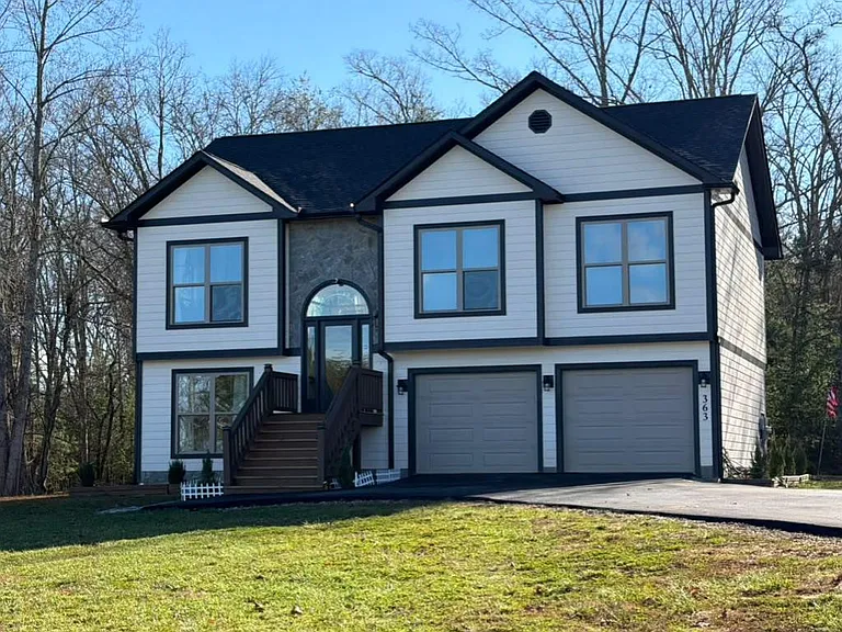 363 Bayside Ln — Photo 1