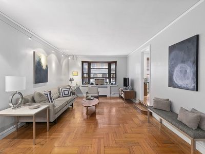 225 E 74th St APT 1F, New York, NY, 10021
