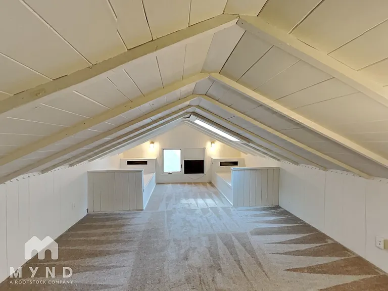 1311 N Alder St — Photo 12