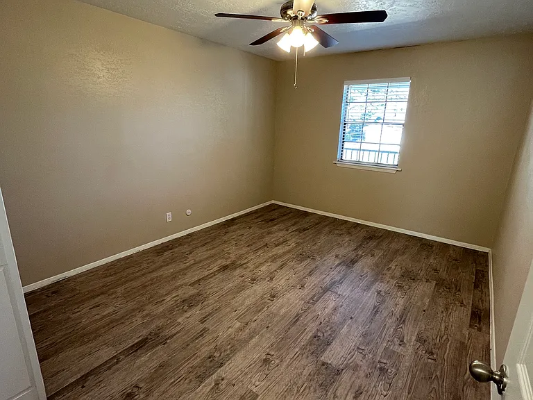 North Park Apartments — Photo 19