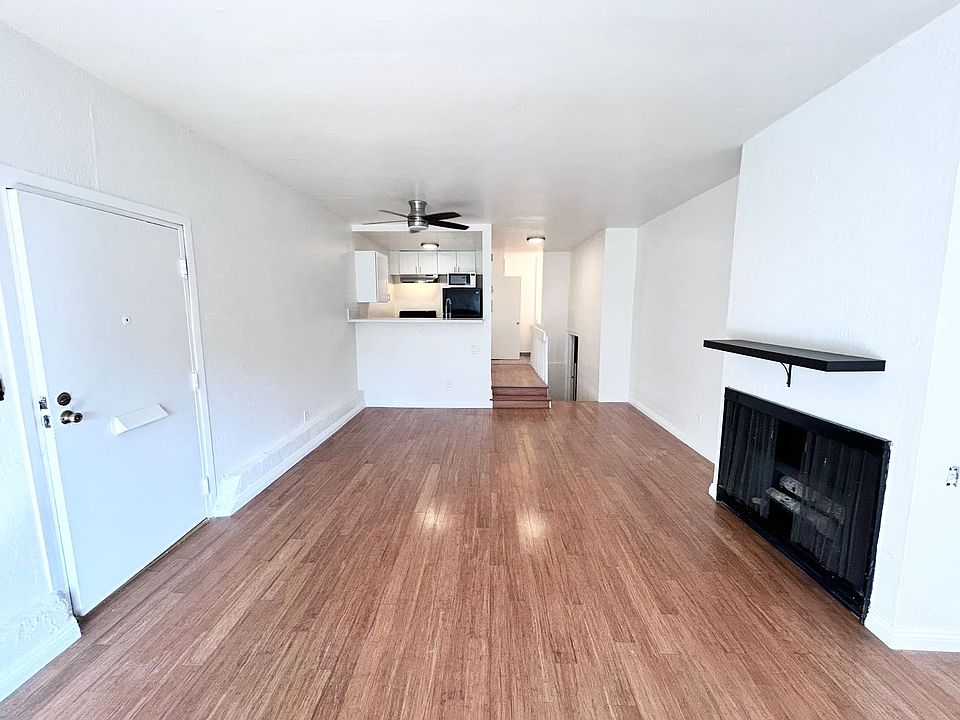 1st image of 1000 N Doheny Dr APT 100